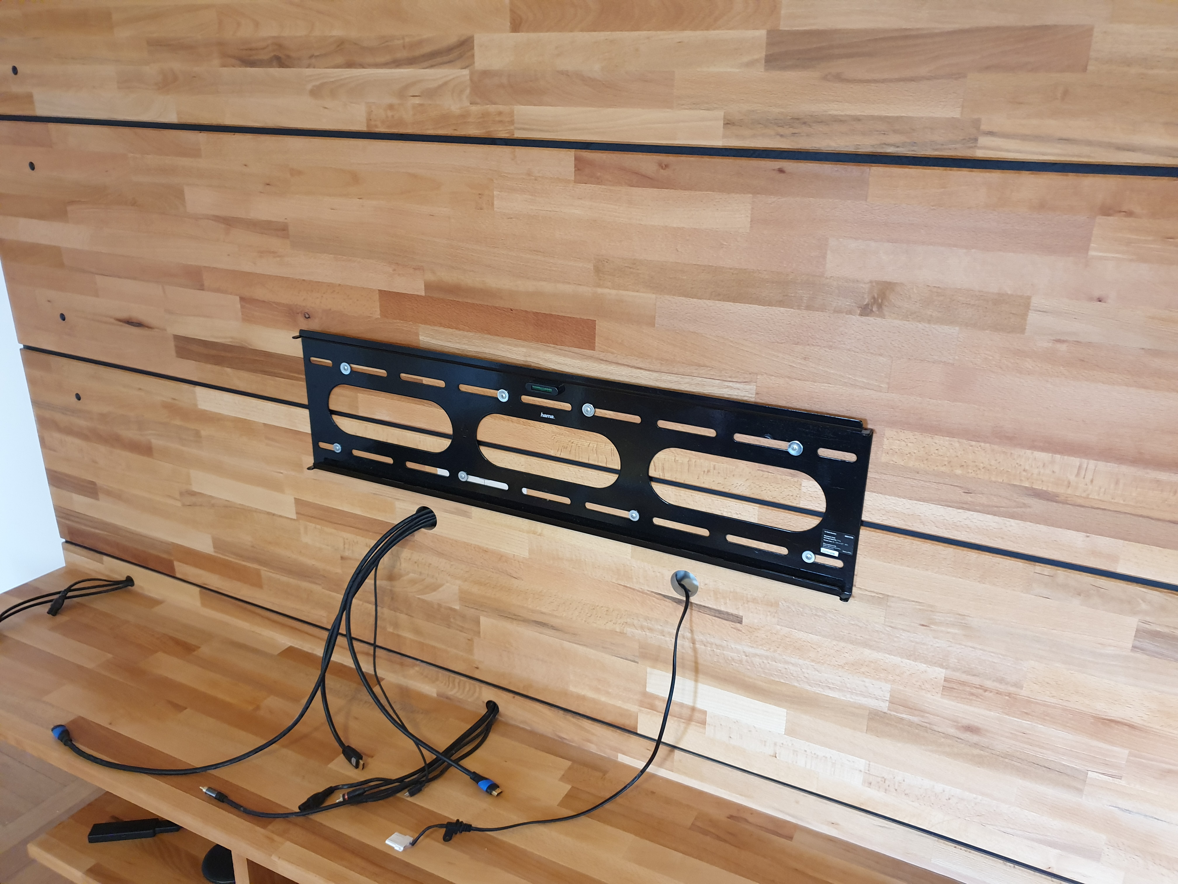 20210403 Fernsehwand 30